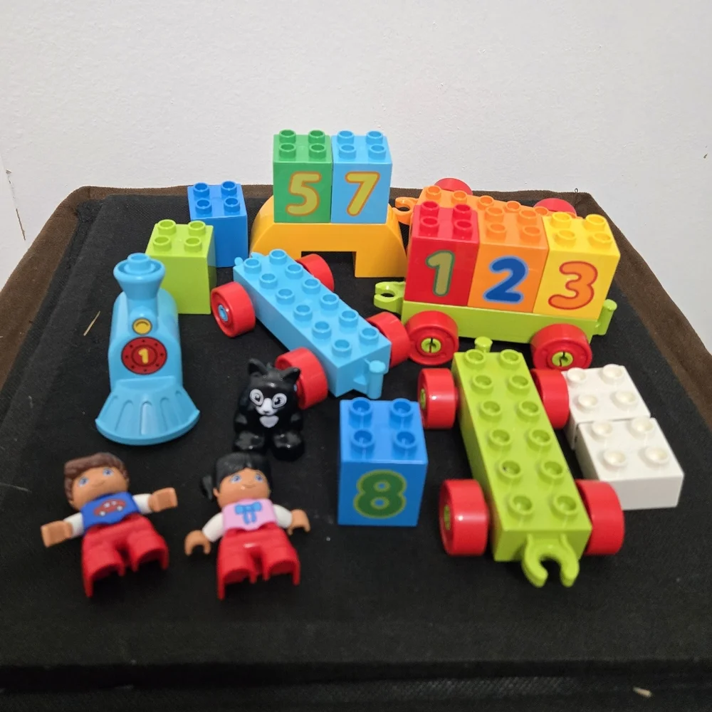 Mixed Lot Of Lego Duplo 11 blocks 1 train piece 3 figures 4 cars